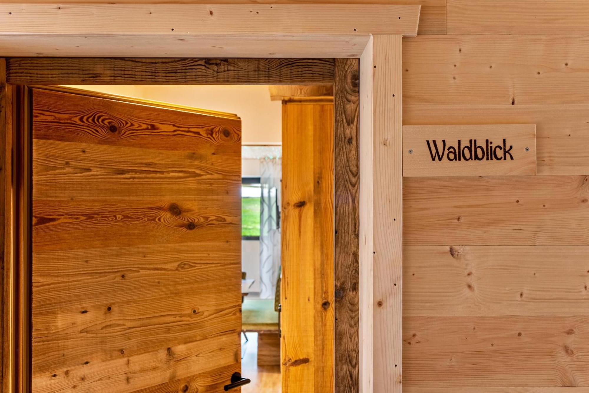Blosegghof Bergchalets Waldblick Racines Bagian luar foto