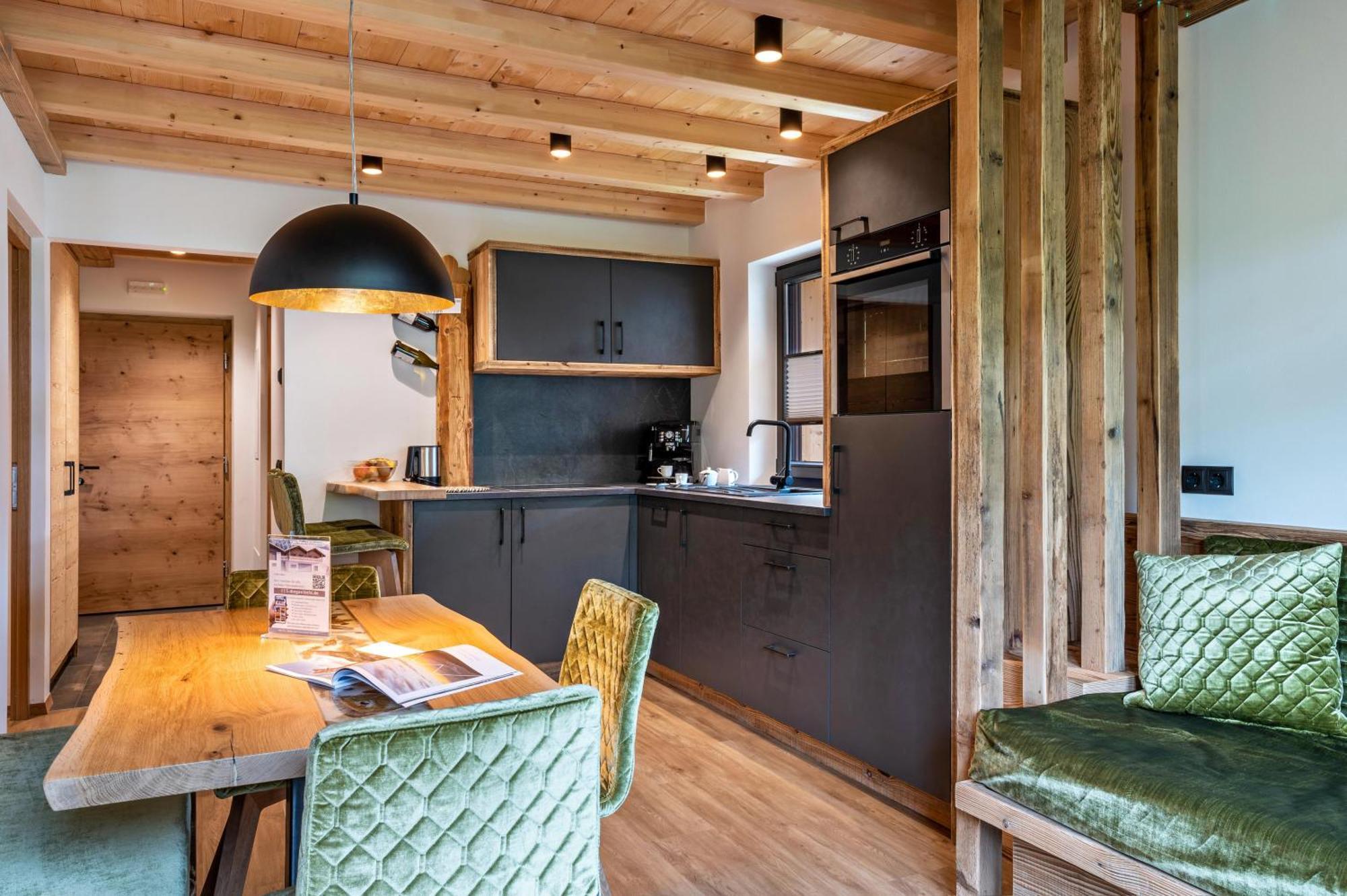 Blosegghof Bergchalets Waldblick Racines Bagian luar foto