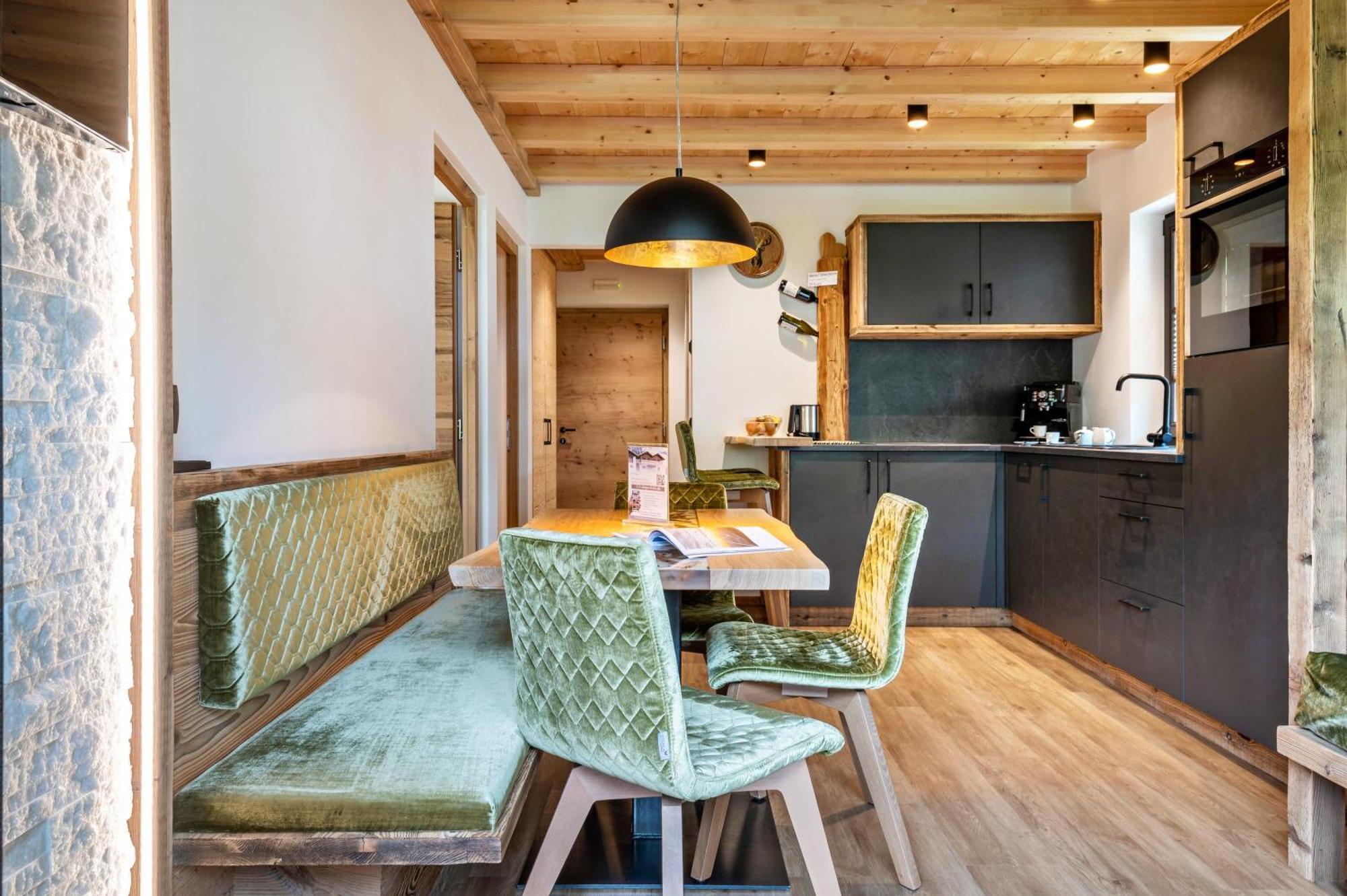 Blosegghof Bergchalets Waldblick Racines Bagian luar foto