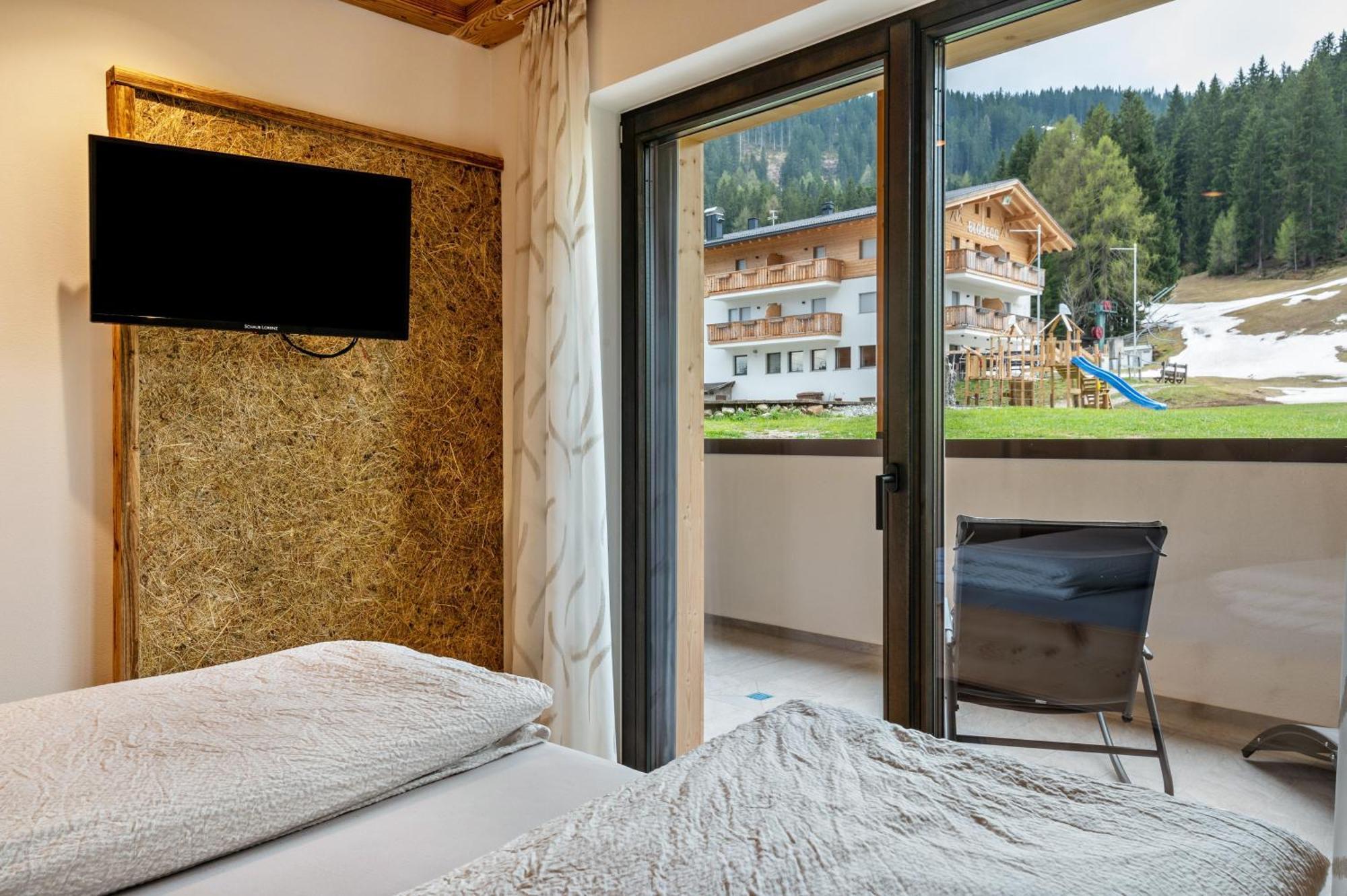 Blosegghof Bergchalets Waldblick Racines Bagian luar foto