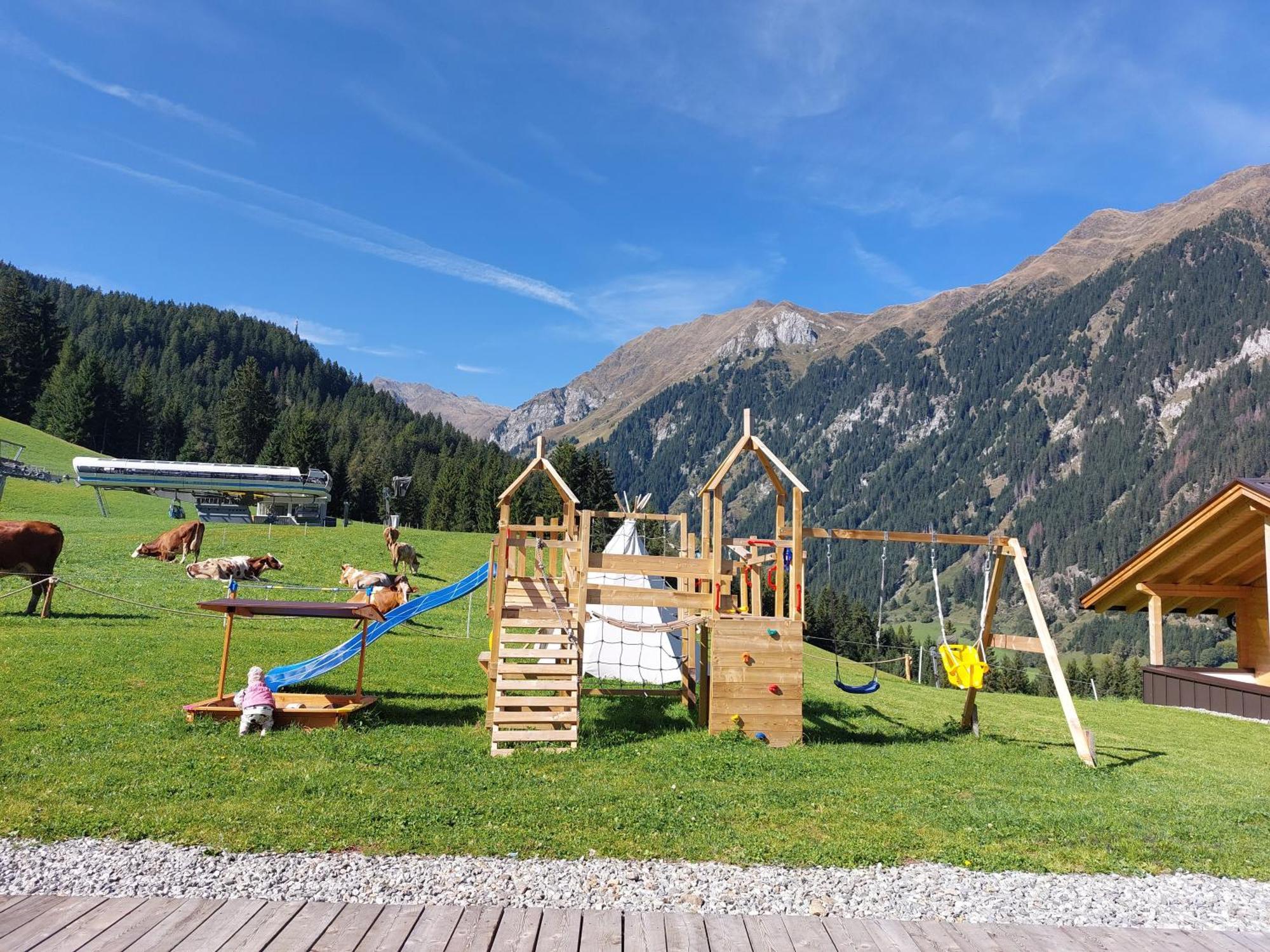 Blosegghof Bergchalets Waldblick Racines Bagian luar foto